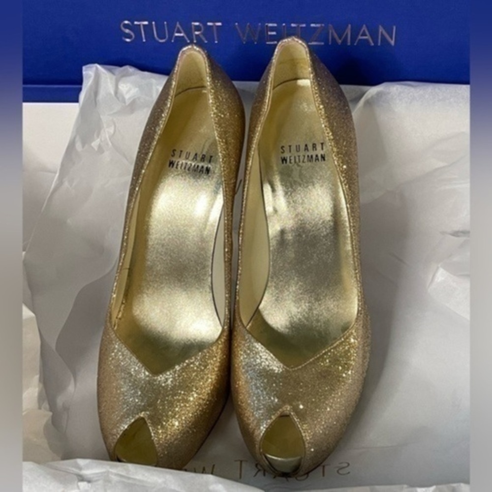 Stuart Weitzman heels kept in original box. Size 6